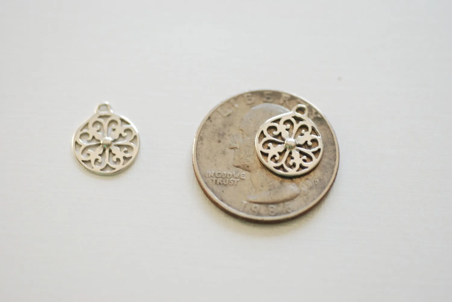 925 Sterling Wholesale Silver Round filigree Charm, silver filigree charm or pendant,  filigree flower circle connector charm, Round disc connector,83