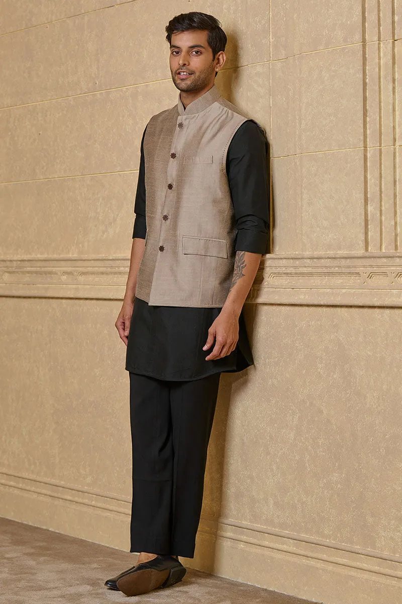 Beige Single Bundi With Flap Pockets