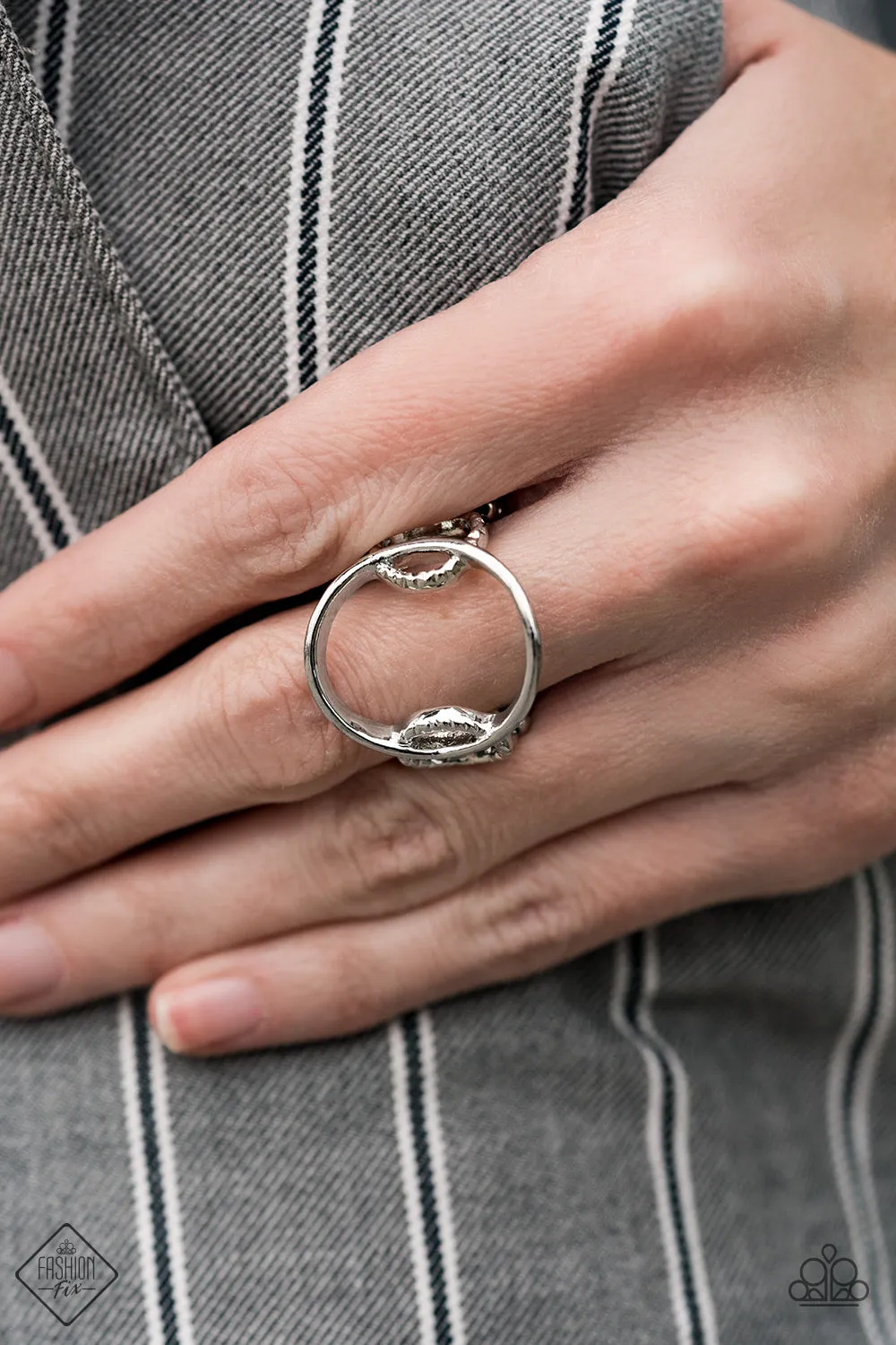 Paparazzi Circle Round Me Silver Ring